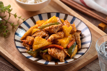 Stir-fried Taiwanese sliced Chicken breast with pineapple.