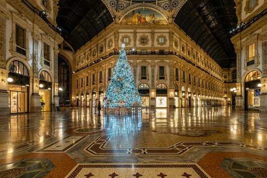 Milano, galleria a natale