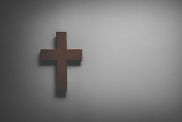 Obraz premium Realistic illustration of the Christian cross indoors, generative ai