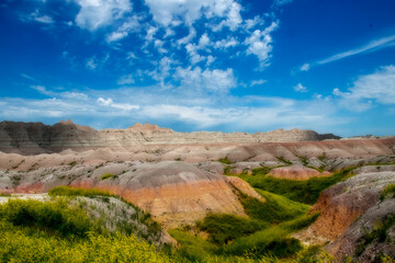 Fototapeta na wymiar The rugged mountains of the Badlands. These geologic deposits contain one of the world’s richest fossil beds. Ancient mammals such as the rhino, horse, and saber-toothed cat once roamed here