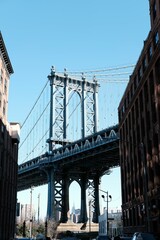 Obraz premium New York City Brooklyn Dumbo area red building and Manhattan Bridge