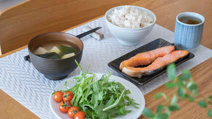 日本の食卓イメージ