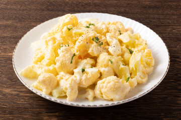 オレンジカリフラワーの卵サラダ