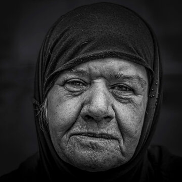 portrait of old Iraqi woman
