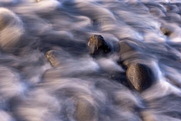 Rocas en el mar larga exposición