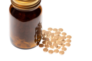 薬の瓶と錠剤