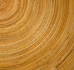 Fondo con detalle textura de superficie de madera con formas curvadas y tonos marrones