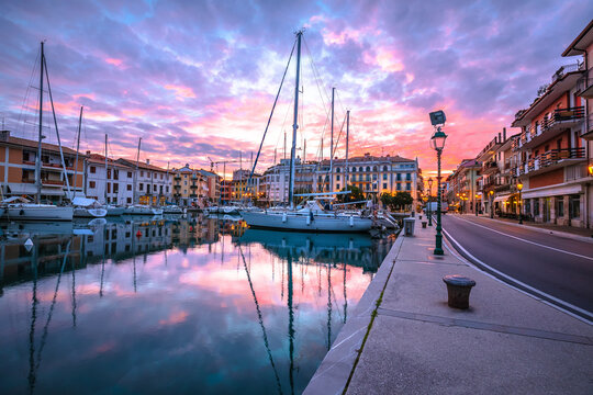 Adria 이미지 – 찾아보기 26,015 스톡 사진, 벡터 및 비디오 | Adobe Stock