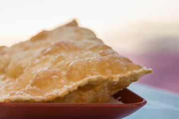 Pasteis auf einem Teller