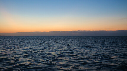 Atardecer en al mar abierto