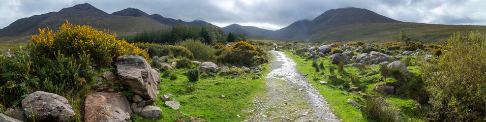 Fototapeta na wymiar Cronins yard trails - Carrauntoohil range - Killarney - Ring of Kerry - Kerry county - Ireland