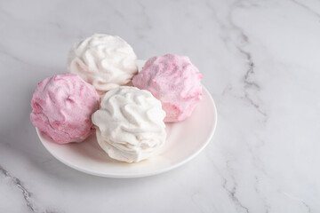 Obraz na płótnie Canvas Pink and white marshmallows. Homemade sweets