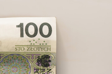 Polskie pieniądze, banknoty sto złotych. - obrazy, fototapety, plakaty