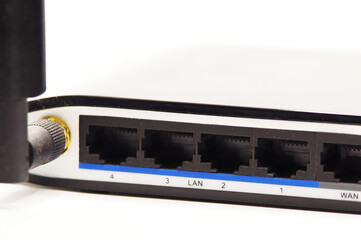 Łączność LAN i WIFI, Router sieciowy na białym tle. - obrazy, fototapety, plakaty