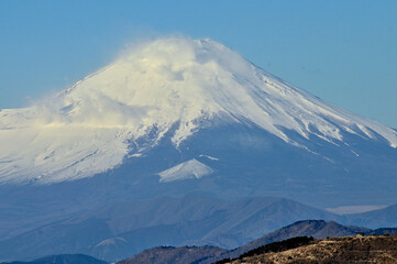 丹沢の大山山頂より望む富士山
