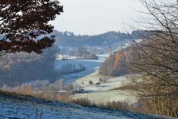 Herbstliche Landschaft von Lindenfels im Odenwald, Ortsteil Kolmbach, mit Blick nach Südwesten Richtung Krehberg, Hessen