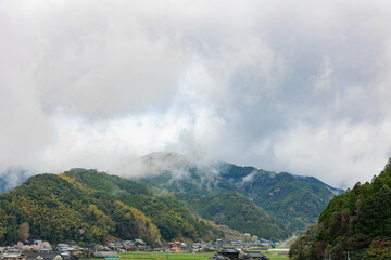Fototapeta na wymiar 道の駅、厳木から見た雲に覆われた山々「佐賀県唐津市」