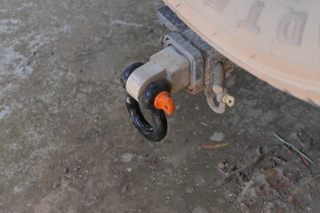 Recovery hitch receiver with rated Bow Shackle for off roading.