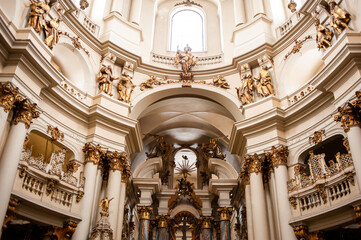 Fototapeta na wymiar interior of basilica