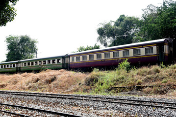 Obraz premium Zug an der Bahnstation Nam Tok, Thailand