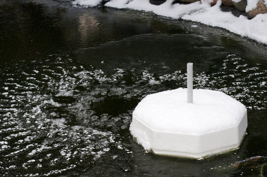 Bel&uuml;ftung Sauerstoff im Winter f&uuml;r den Gartenteich