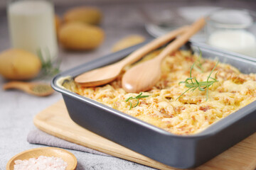 French national potato dish gratin