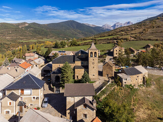 Fototapeta premium aerial view of Aisa town with the mountains in the background, Aisa, Huesca, Pyrenean mountain range, Spain