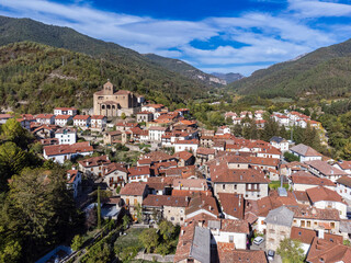 Fototapeta na wymiar town of Roncal, Roncal Valley, Navarra, Pyrenean mountain range, Spain