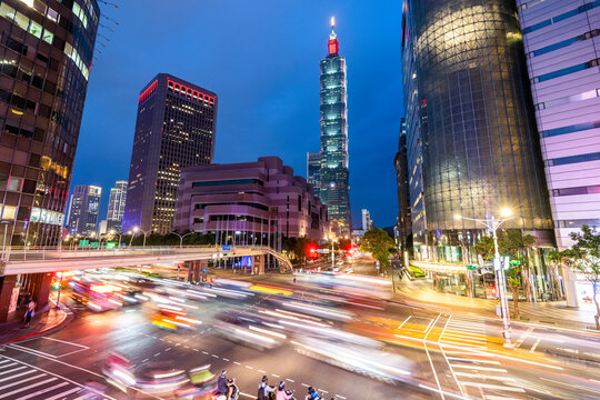 Taipei, Taiwan- May 17, 2021: The Crossroads Near Taipei 101 Building And Taipei International Convention Center In Taipei, Taiwan, Is In Heavy Rush Hour Traffic.