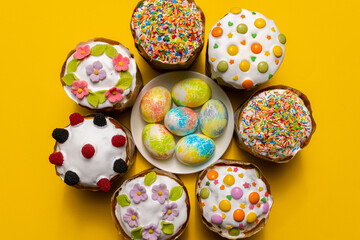 Easter cakes and painted eggs. spring holiday