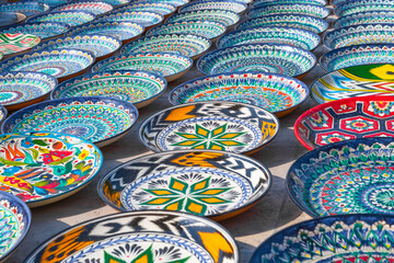 Plates with traditional national Uzbek patterns close-up