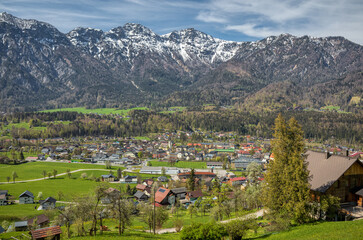 Obraz premium Blick auf Bad Goisern am Hallstättersee