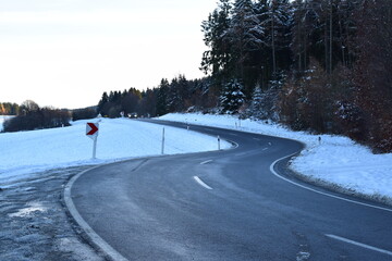 S-Kurven auf der Hohen Acht im Schnee 12/22