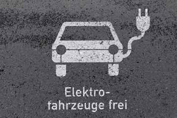  Elektrofahrzeug frei