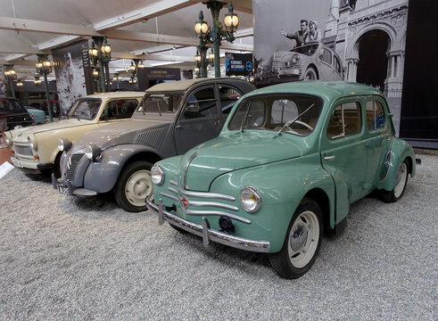 expo de voitures fran&ccedil;aises