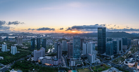 Fototapeta na wymiar city skyline at dusk