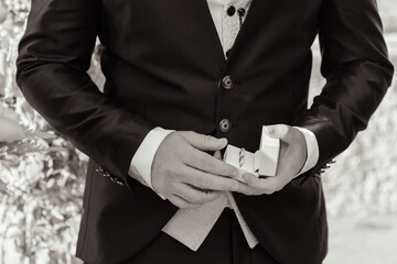 photos of the bride and groom on the wedding day