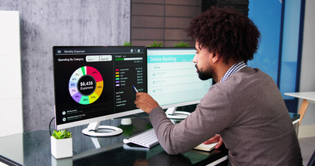Obraz premium Online Budget Tracking Technology