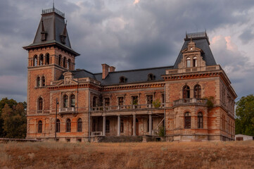 Obraz premium Old abandoned mansion haunted like a horror movie castle palace villa in Hungary
