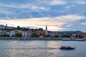 Atardecer sobre el Danubio