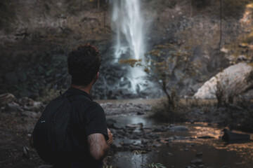 Obraz premium viendo cascada