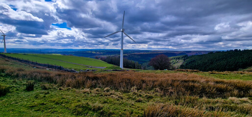 Fototapeta na wymiar wind turbines in the mountains