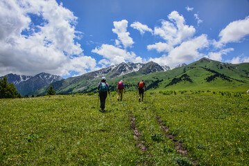 Obraz premium Trekking the superb alpine Keskenkija Trek, Jyrgalan, Kyrgyzstan