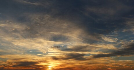Obraz na płótnie Canvas Beautiful golden sunset in the sky at Florida