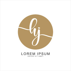 Initial letter logo with a minimal and simple style	