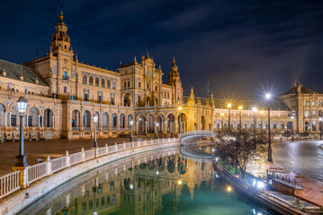 Fototapeta na wymiar Night view of the Plaza de Espana Spanish Square in Sevilla Spain
