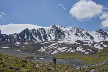 Fototapeta na wymiar the Sary Mogul Pass on the epic Heights of Alay trek, Alay, Kyrgyzstan