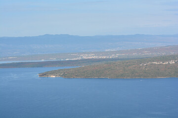 veduta panoramamica nei pressi di beli isola di cres in croazia