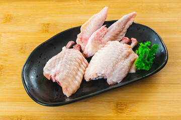 手羽先をさばく　下ごしらえ