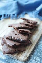 a pile of white chocolate chip close up 